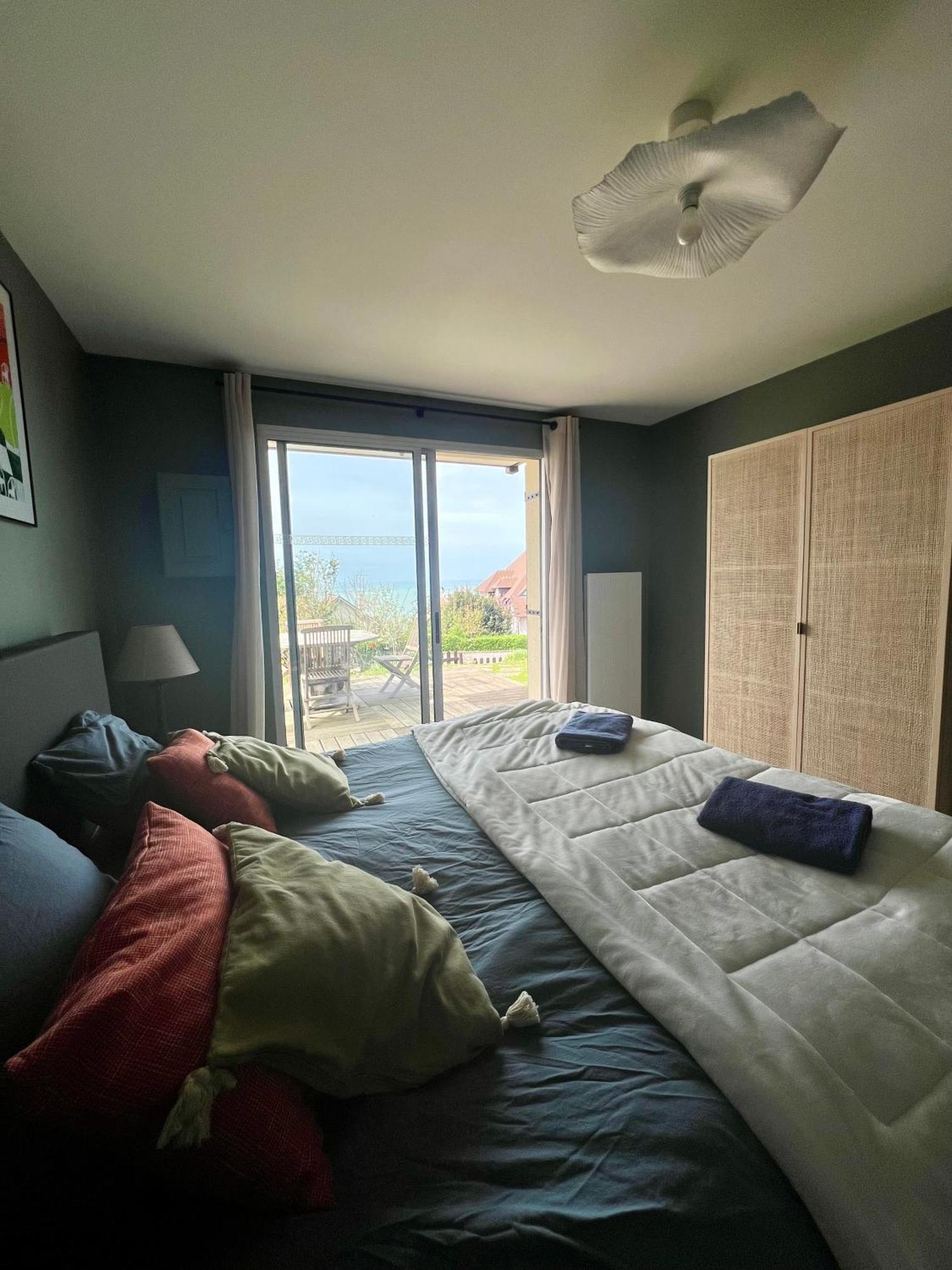 Grand Rez De Jardin-Terrasse Avec Vue Sur La Mer - 2 Chambres Blonville-sur-Mer Ngoại thất bức ảnh